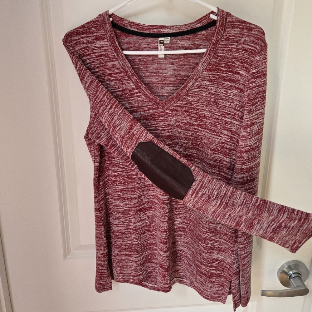 Kut from the Kloth Elbow Patch V-Neck Slub Knit Tee Sz S